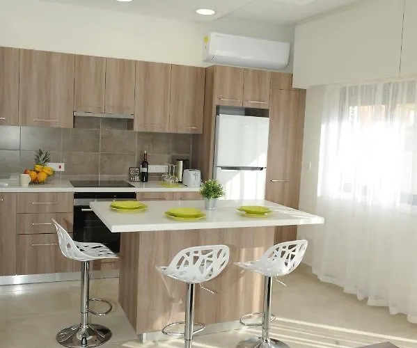 公寓 By The Way 拉纳卡