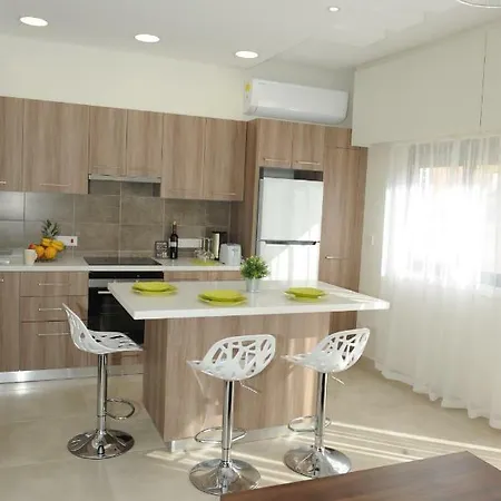 Apartment By The Way Larnaca